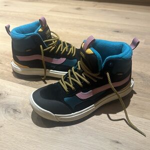 Vans winter Sk8-Hi MTE-1 sneaker size 6.5